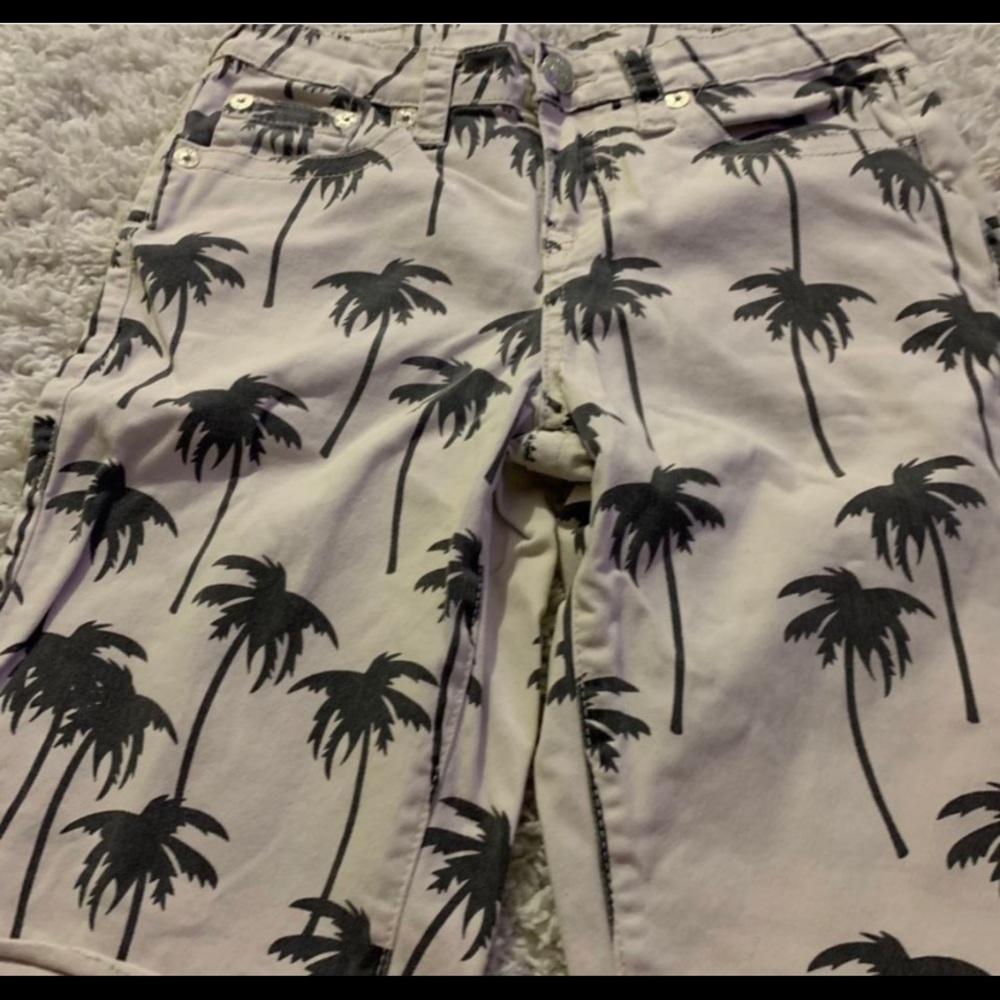 Men Shorts.. size 14